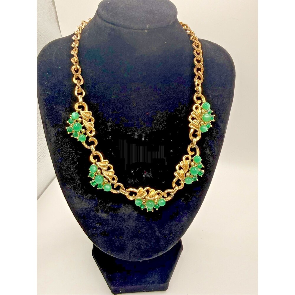 Vintage STAR Green Cabochon Rhinestone Gold Tone Statement Necklace 15"